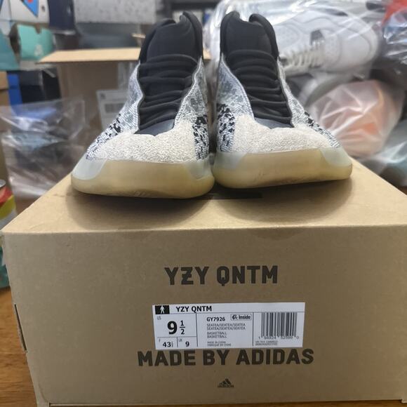 Size 9.5 Adidas Yeezy Quantum Sea Teal GY7926 Basketball Shoes BS299 - Picture 1 of 6